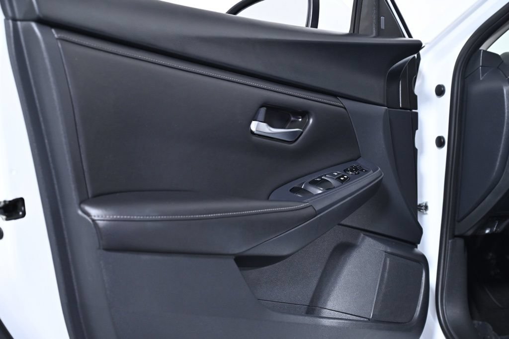 Certified 2023 Nissan Sentra SV FWD image 32