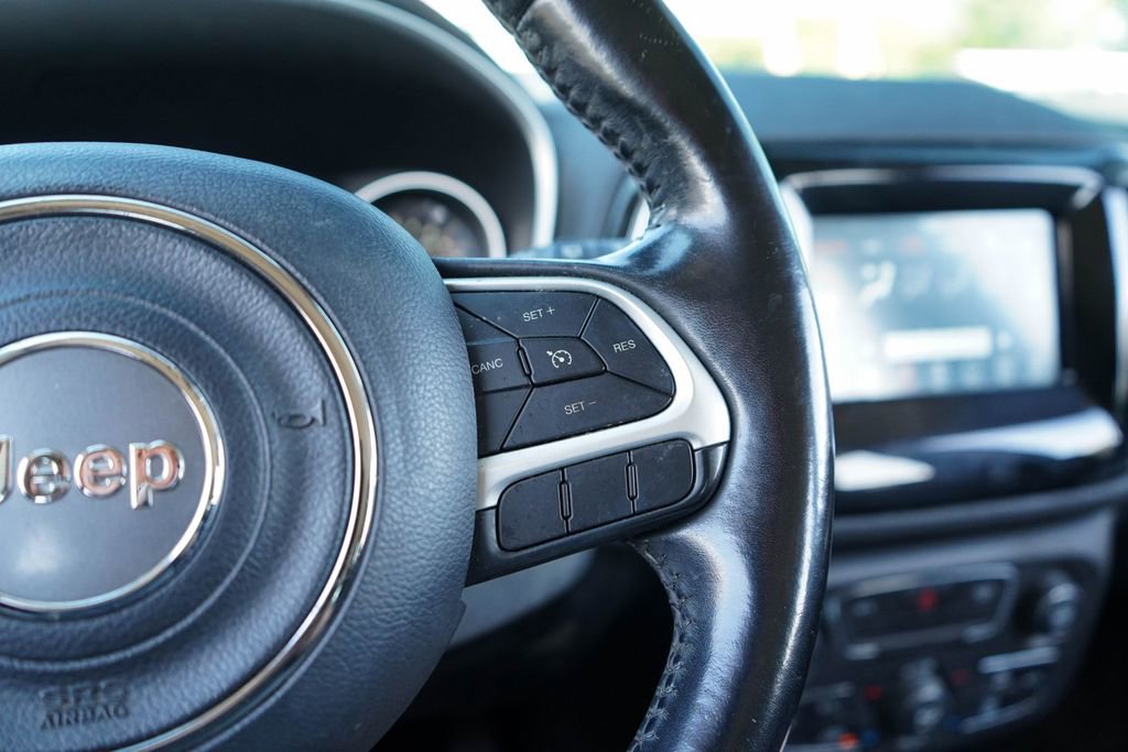 Used 2019 Jeep Compass Latitude FWD image 31