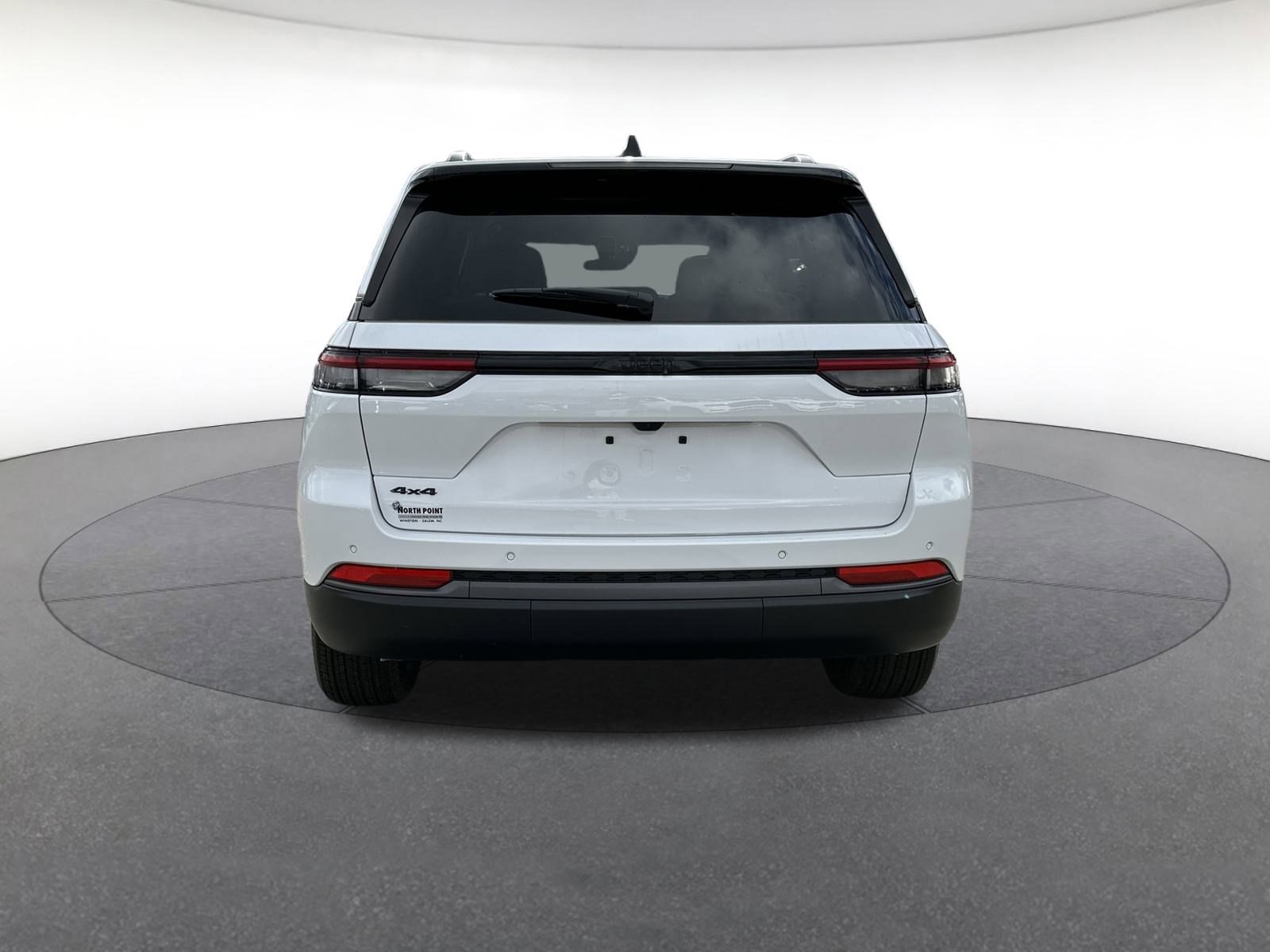 New 2026 Jeep Grand Cherokee Altitude AWD/4WD image 4