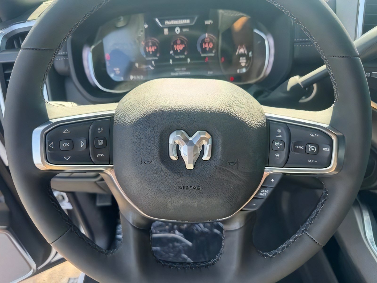 New 2026 RAM 2500 Laramie AWD/4WD image 18