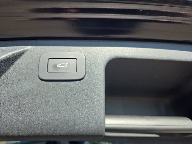 Certified 2025 Land Rover Discovery Sport S AWD/4WD image 16