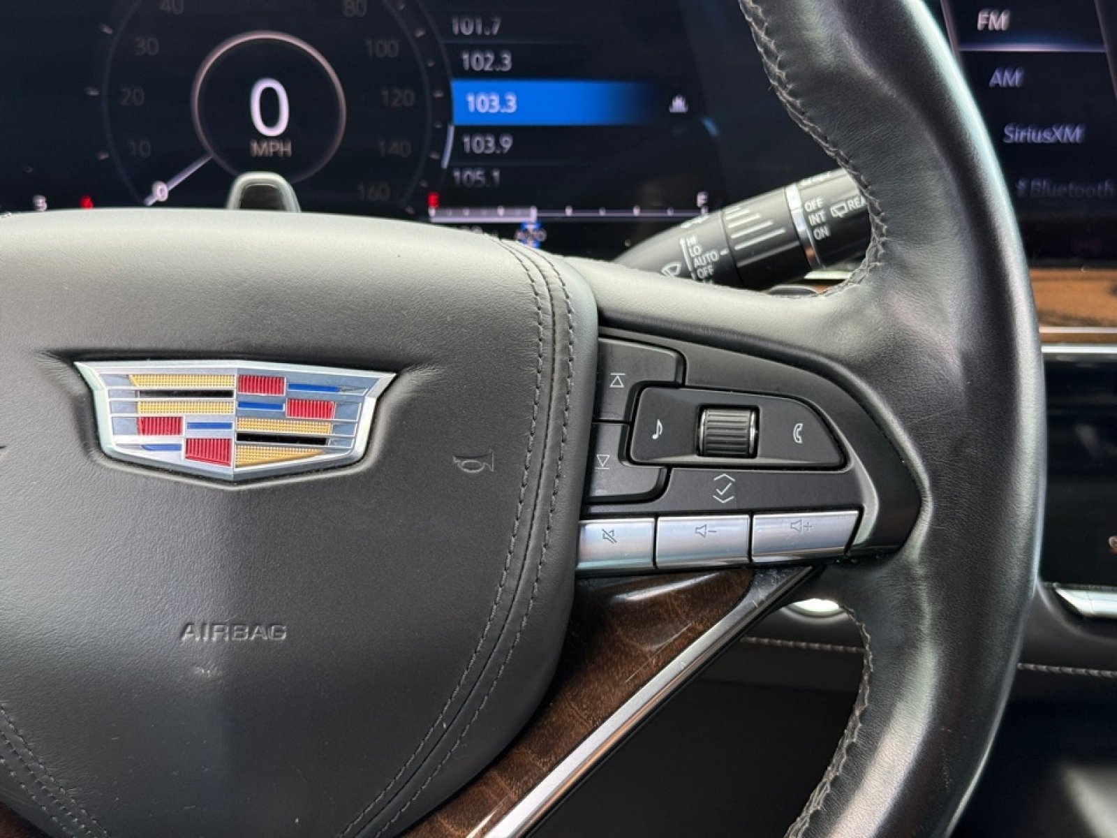 Used 2022 Cadillac Escalade Sport Platinum w/ LPO, ONYX Package AWD/4WD image 23