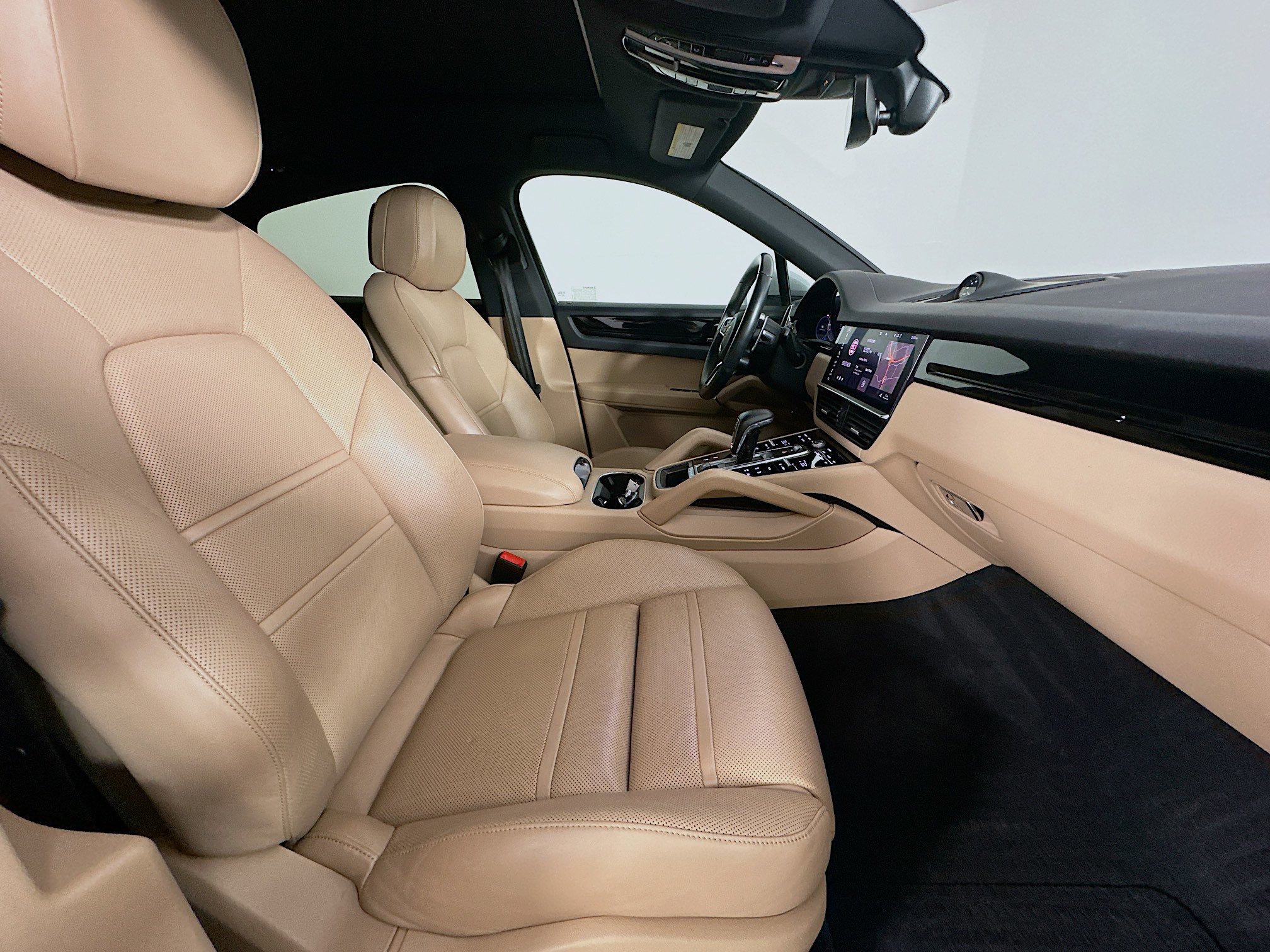 Used 2021 Porsche Cayenne Coupe image 40