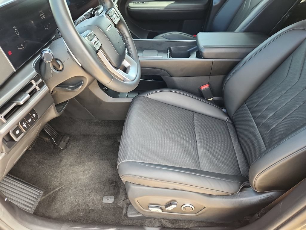 Used 2025 Hyundai Santa Fe SEL AWD/4WD image 9