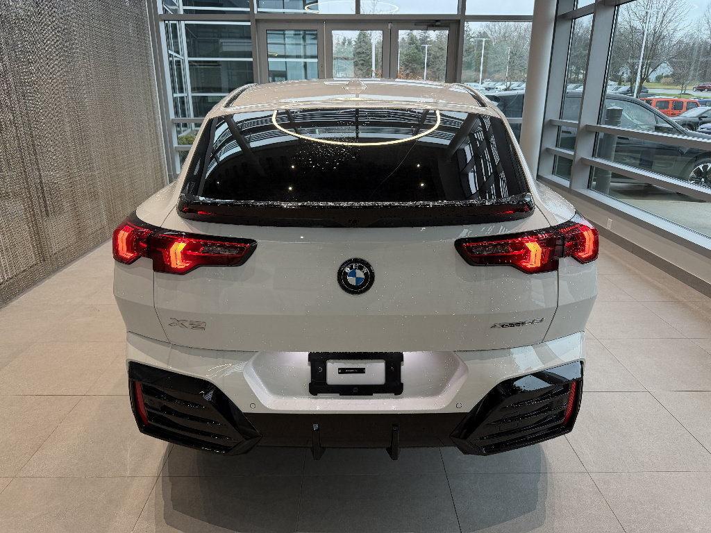 New 2026 BMW X2 xDrive28i w/ Technology Package AWD/4WD image 5