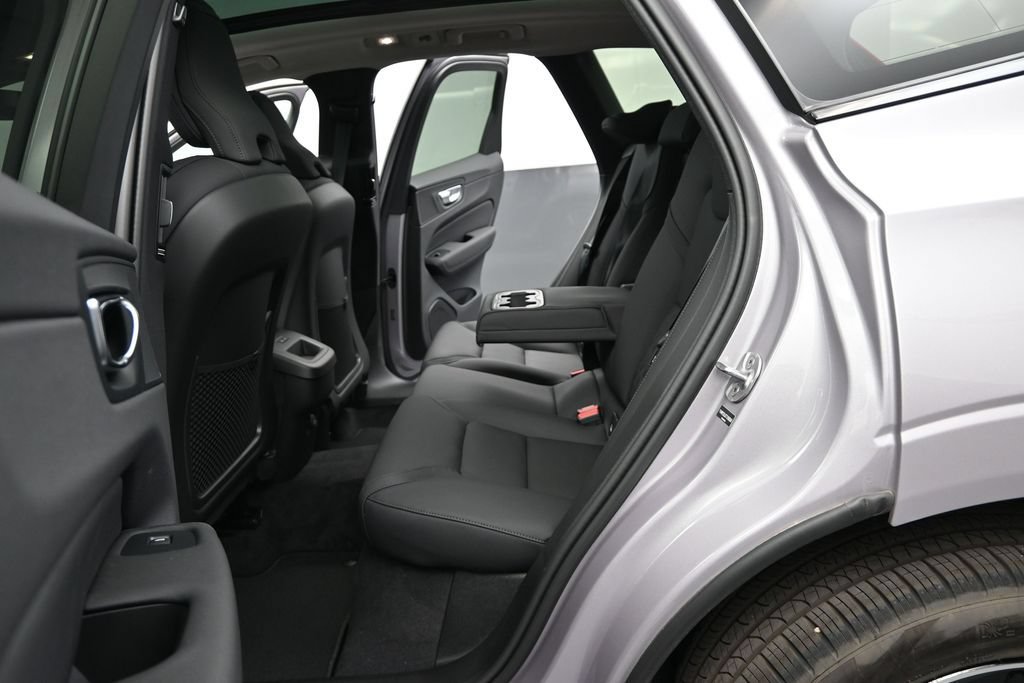 New 2026 Volvo XC60 B5 Core w/ Climate Package AWD/4WD image 24