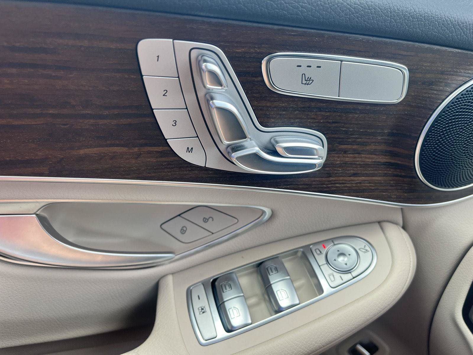 Used 2021 Mercedes-Benz GLC 300 4MATIC image 22