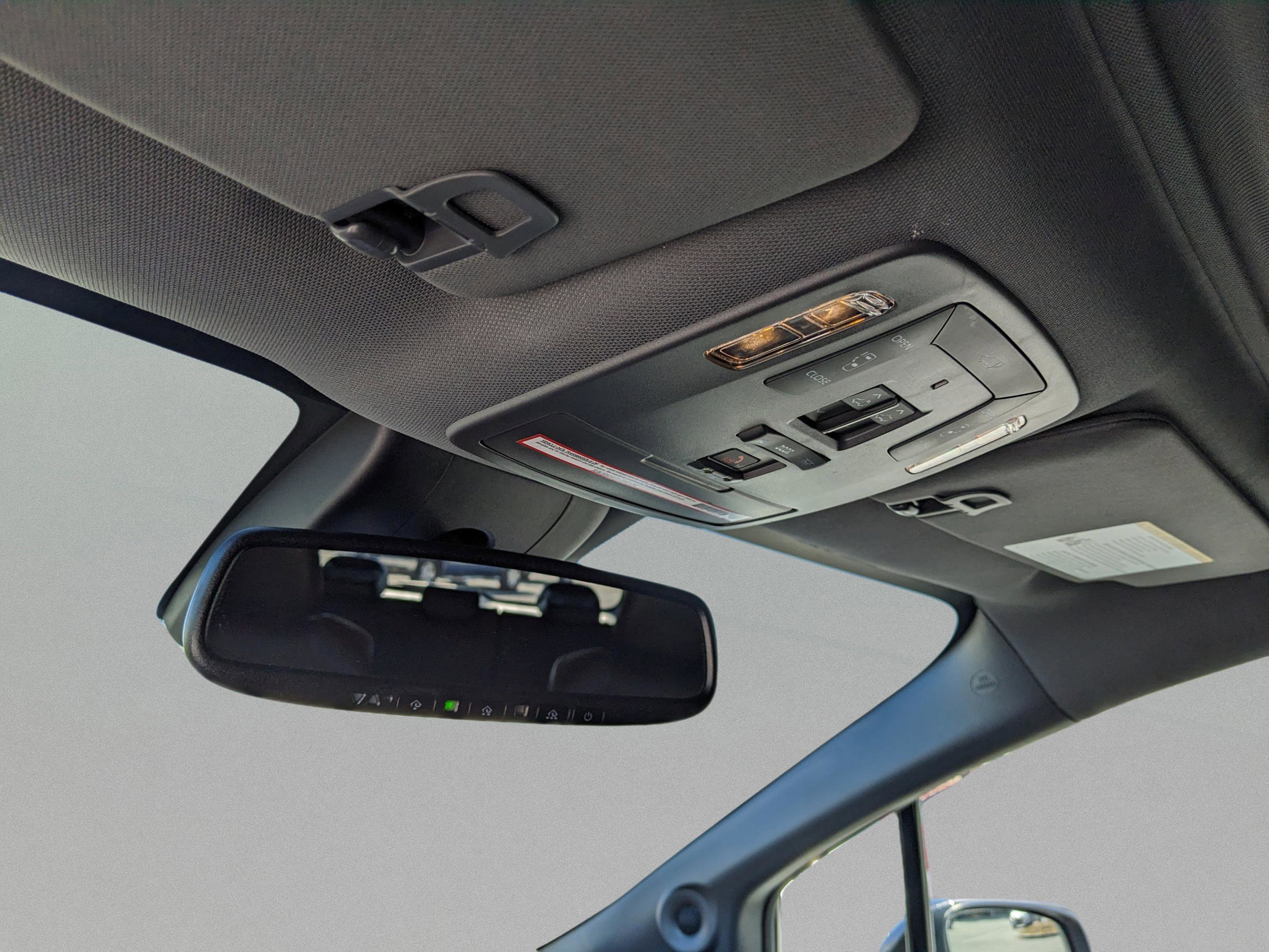 Used 2022 Toyota Sienna Platinum image 28