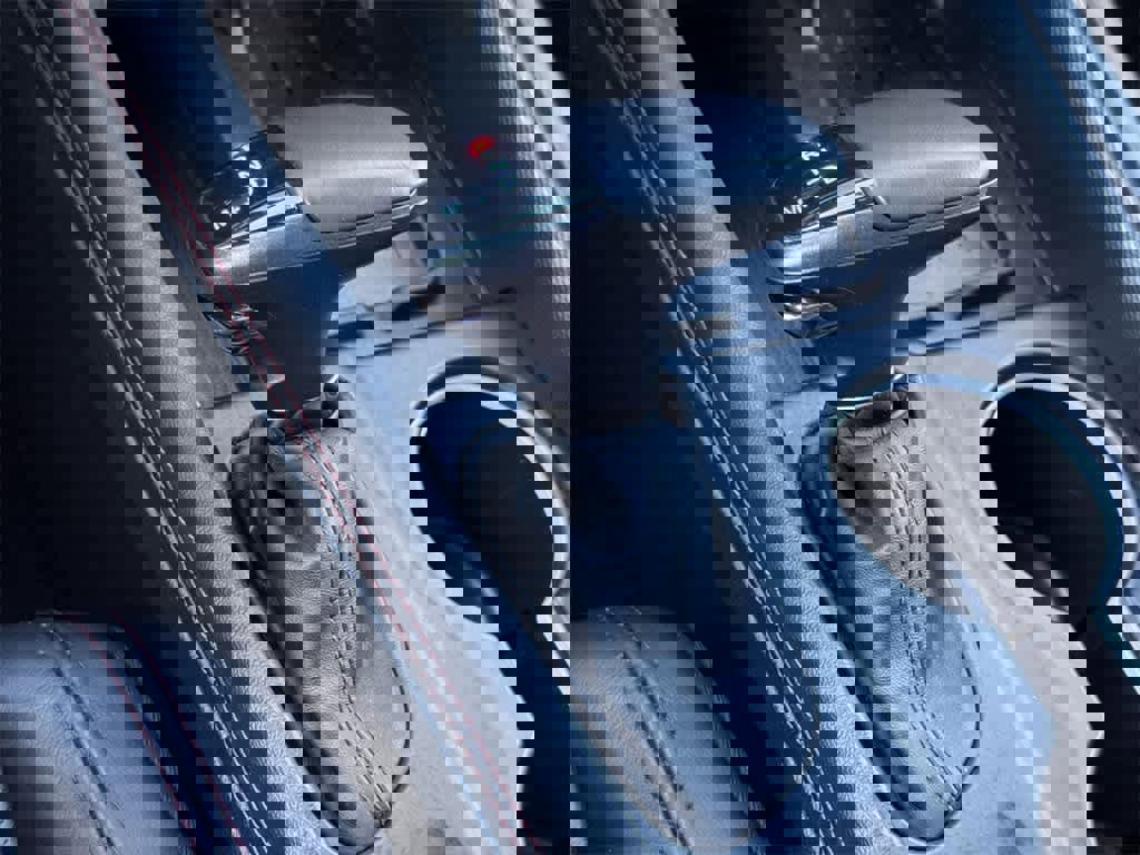 Used 2025 Dodge Durango GT image 17