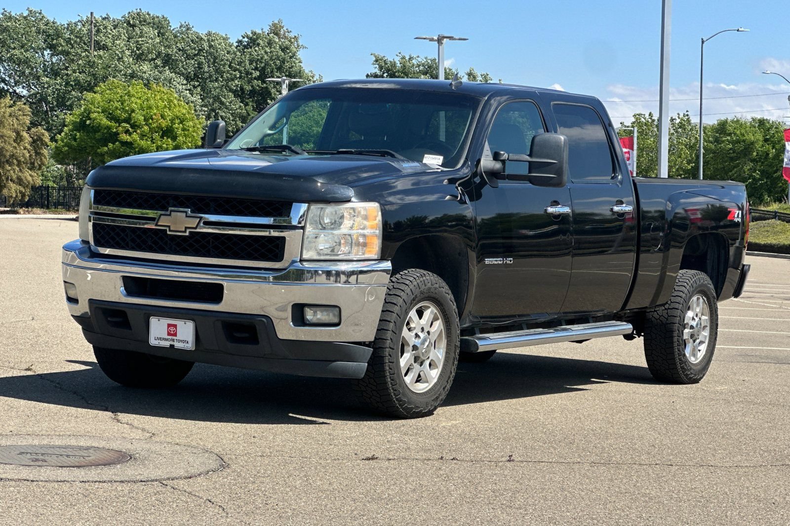 Used 2011 Chevrolet Silverado 2500 LTZ w/ LTZ Plus Package AWD/4WD image 8