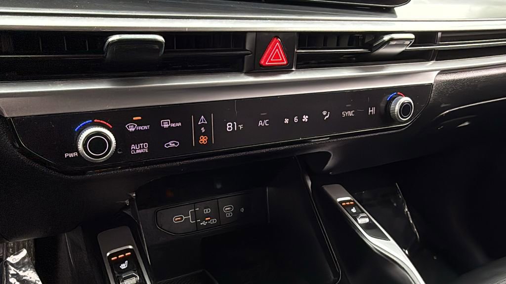 Used 2024 Kia Sorento S image 26