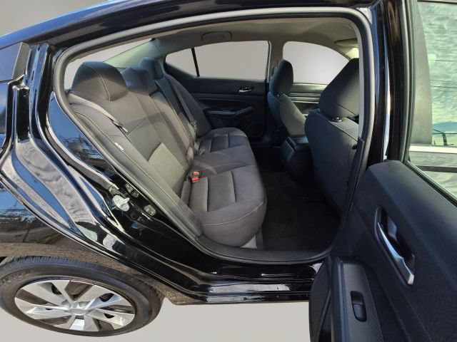 Used 2022 Nissan Altima 2.5 S FWD image 13