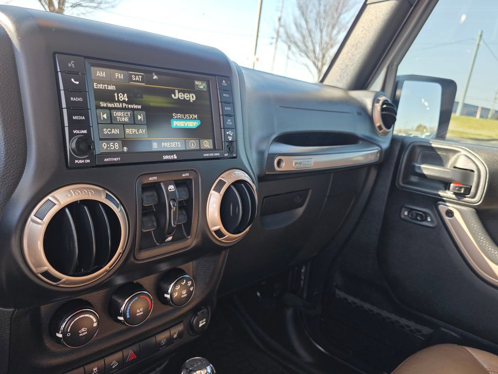 Used 2017 Jeep Wrangler Unlimited Sahara image 22