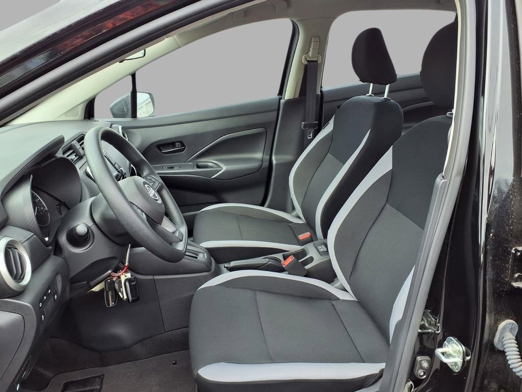Used 2025 Nissan Versa S w/ Trunk Package image 21