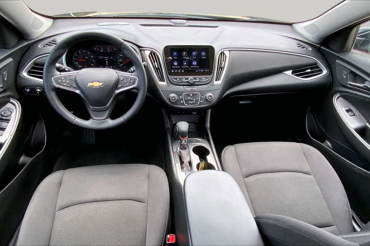 Used 2025 Chevrolet Malibu RS FWD image 16