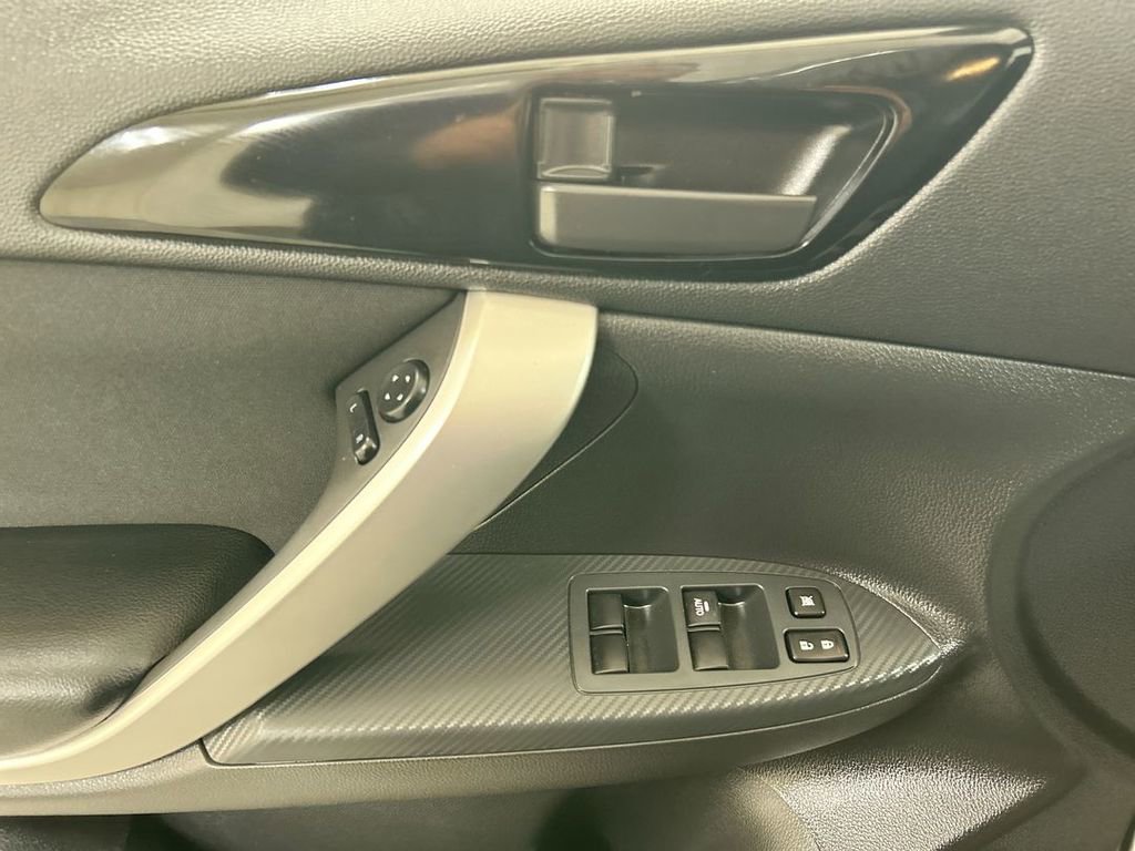 Used 2024 Mitsubishi Eclipse Cross Black Edition image 11