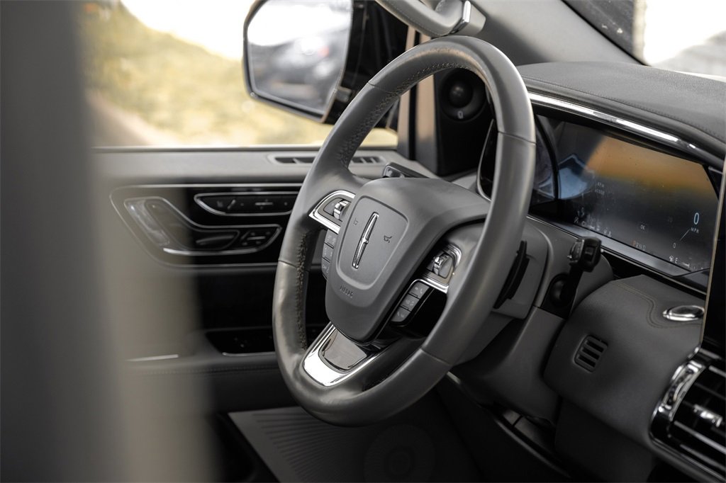 Used 2019 Lincoln Navigator Reserve image 14
