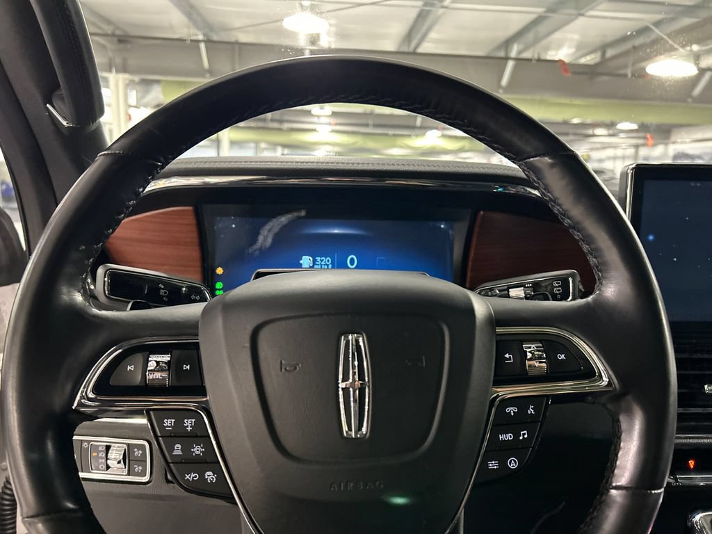 Certified 2024 Lincoln Navigator L Reserve AWD/4WD image 11