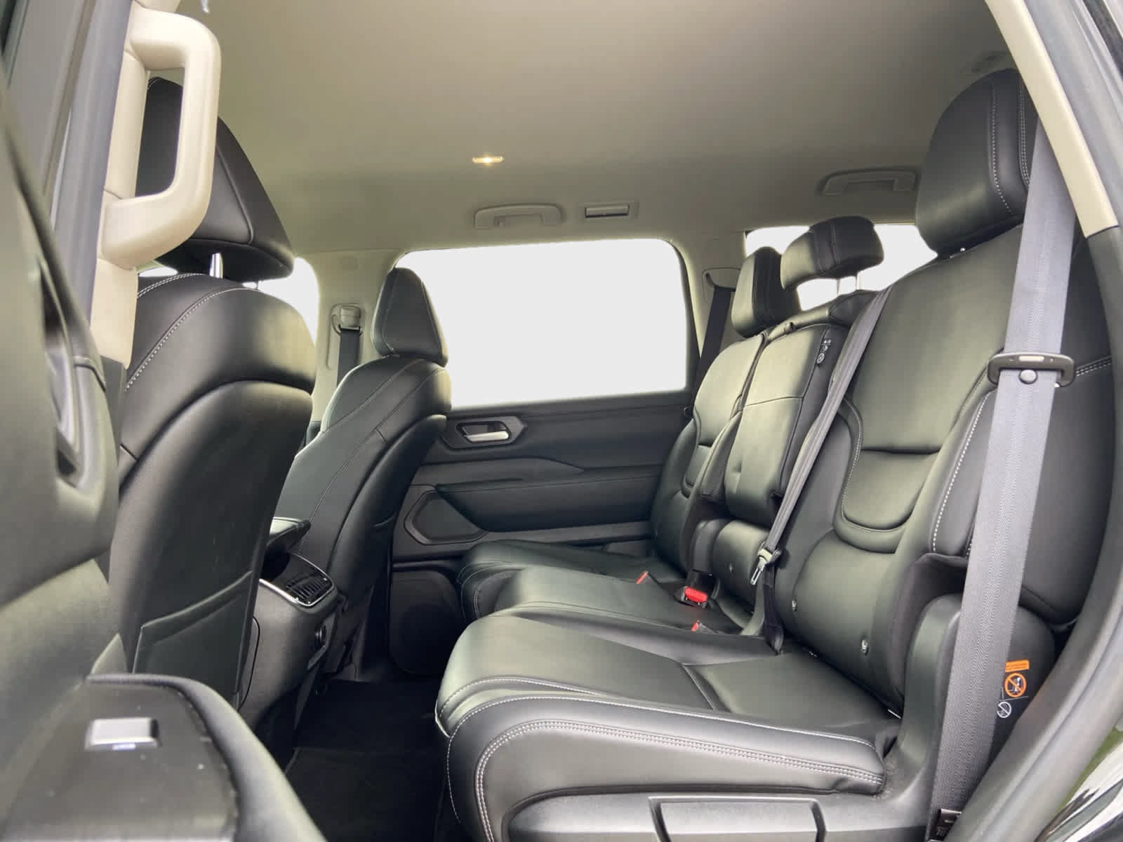 Used 2025 Nissan Armada SV AWD/4WD image 12