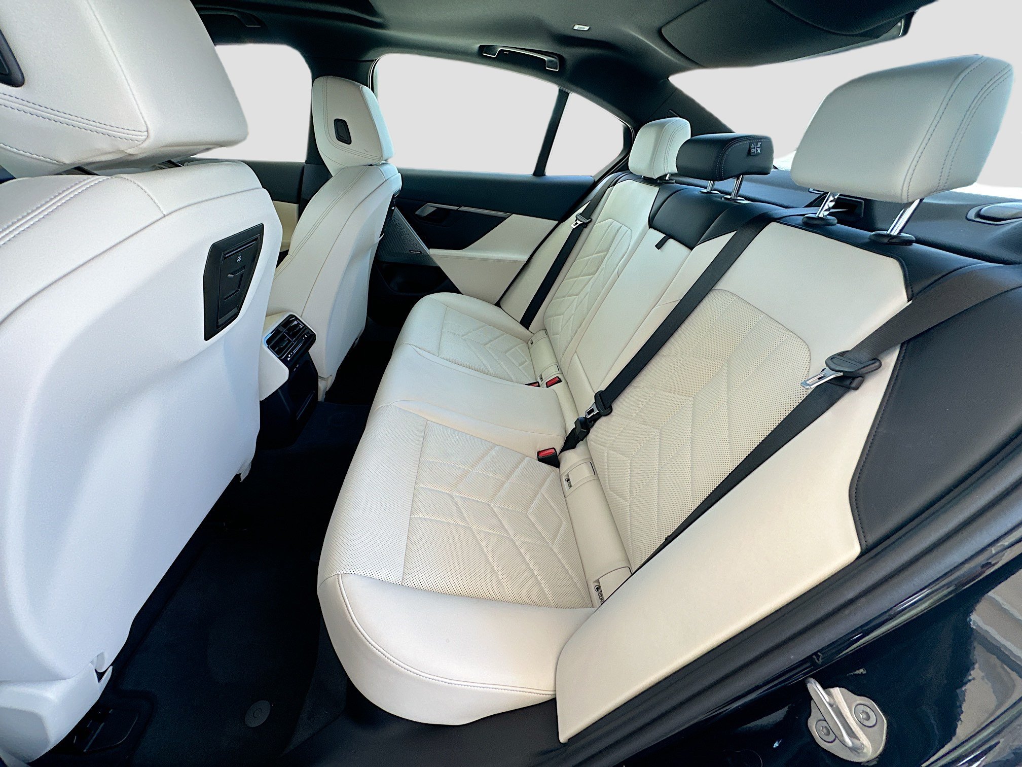 Certified 2024 BMW 530i w/ Convenience Package RWD image 22