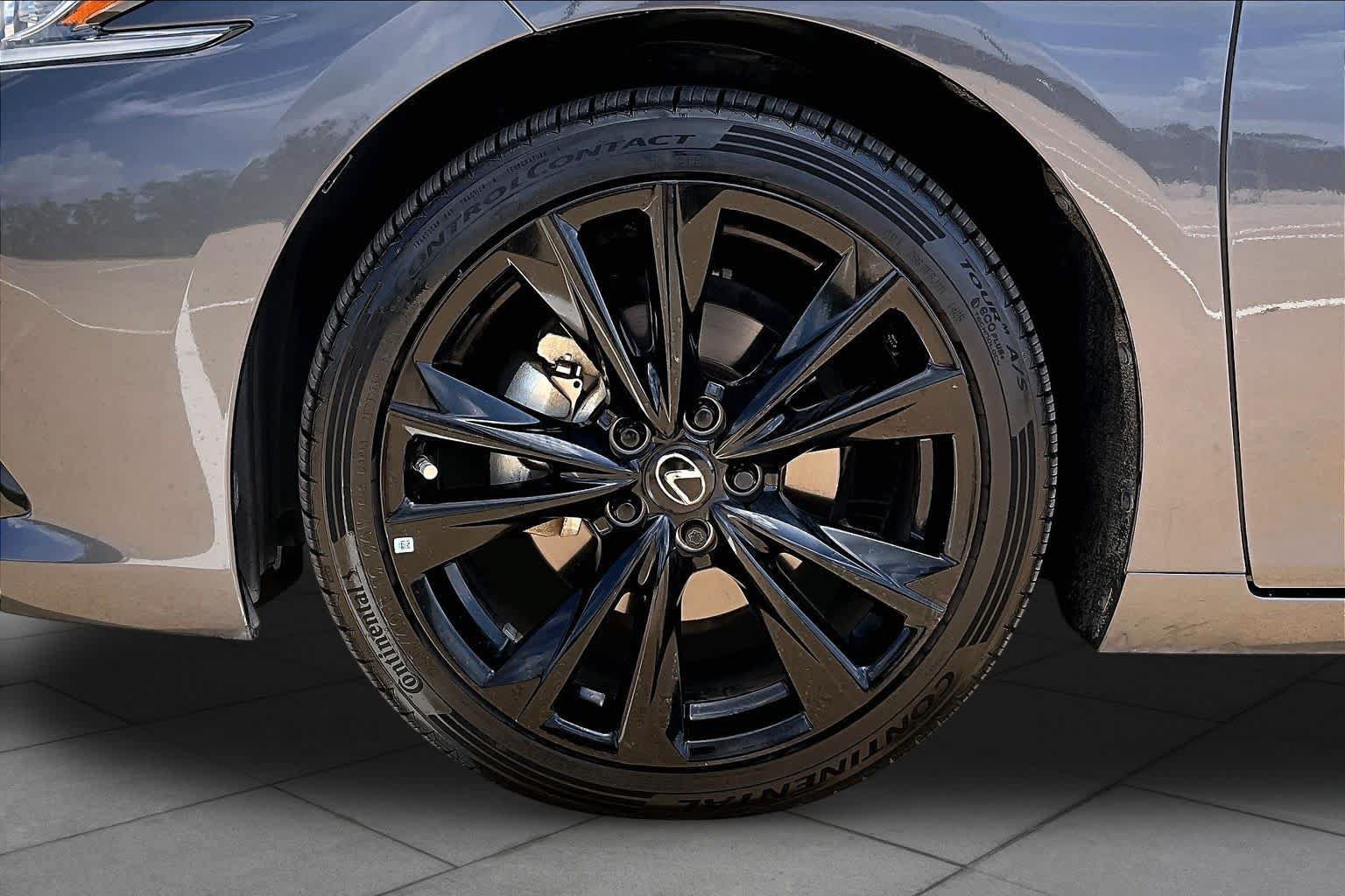Used 2024 Lexus ES 350 F Sport w/ Accessory Package (Z2) FWD image 11