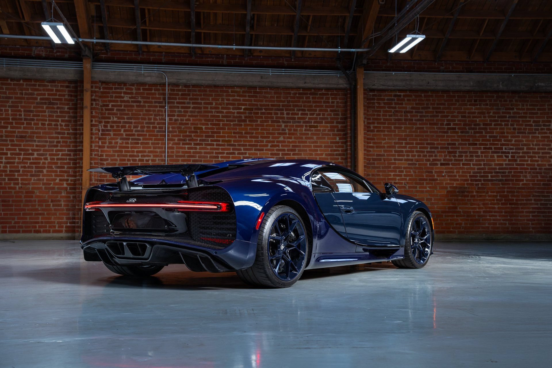 Used 2023 Bugatti Chiron AWD/4WD image 3