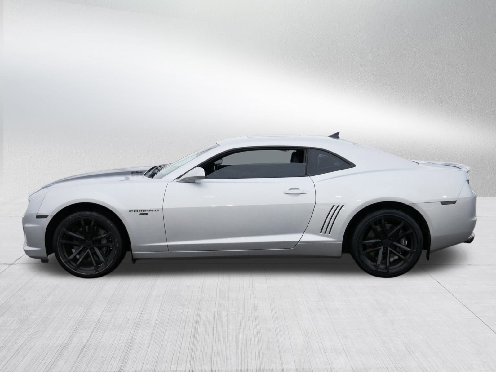 Used 2010 Chevrolet Camaro SS w/ RS Package image 4