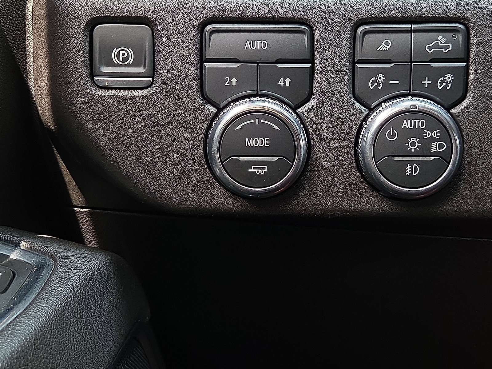 Used 2025 GMC Sierra 1500 SLT AWD/4WD image 18