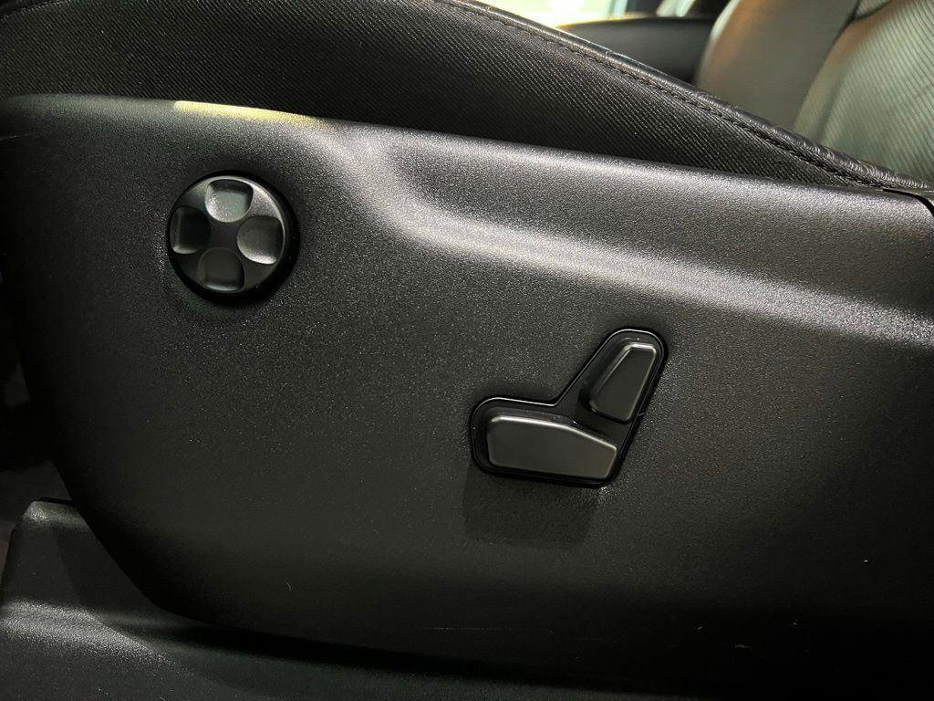 Used 2025 Dodge Durango R/T AWD/4WD image 14