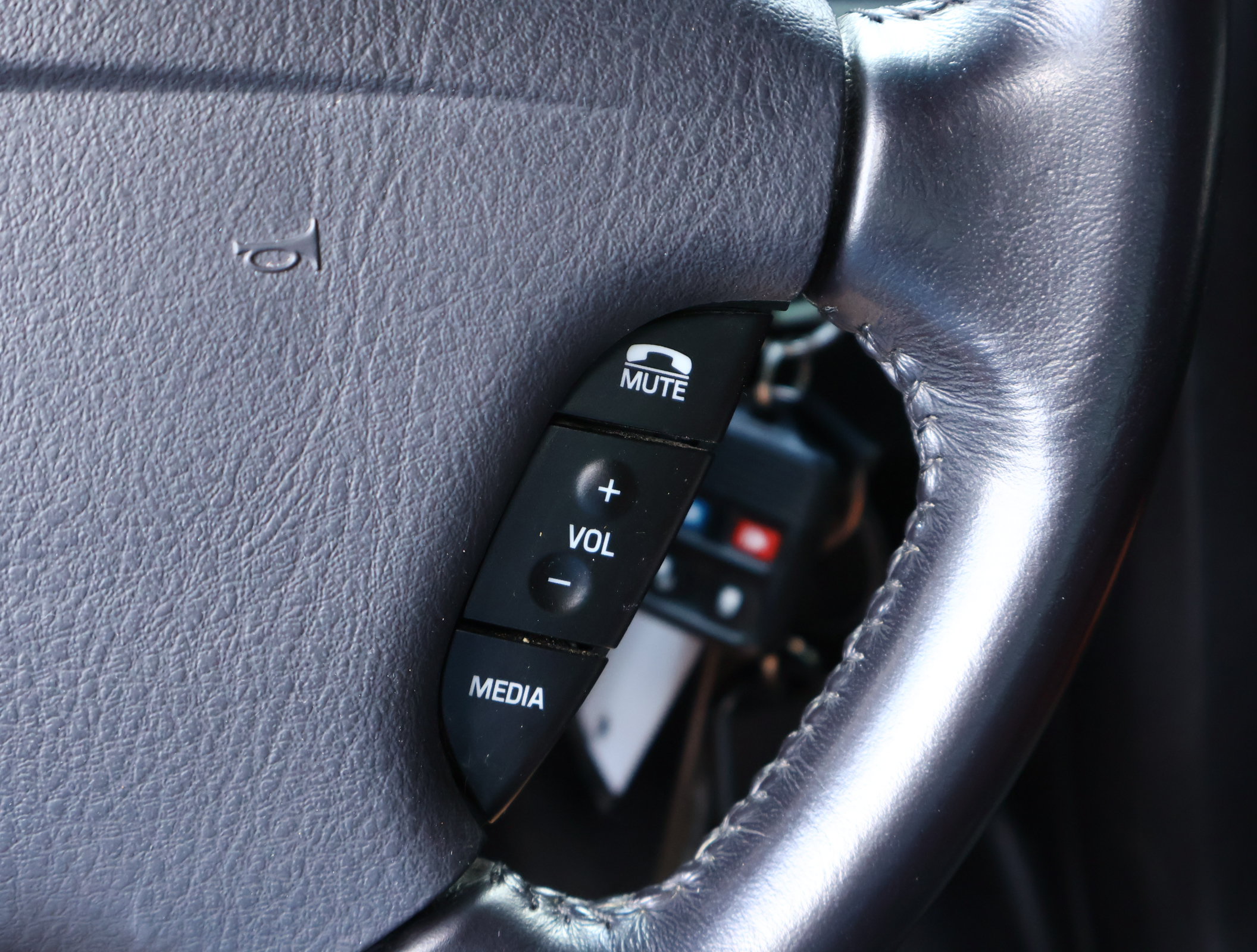 Used 2003 Ford Thunderbird RWD image 14