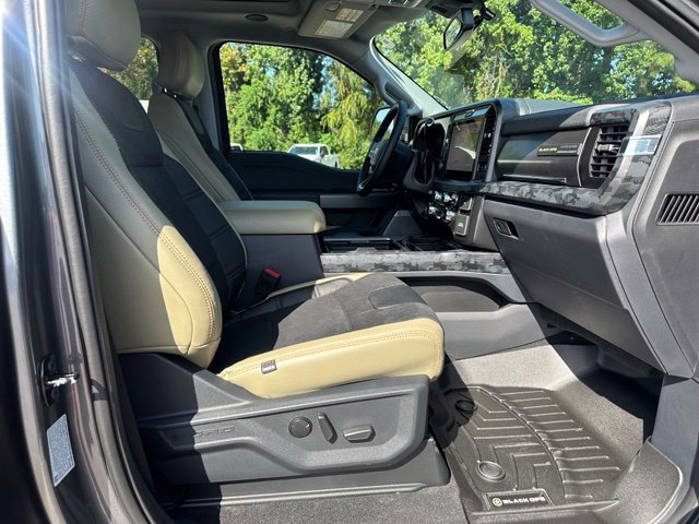 New 2026 Ford F250 Lariat w/ Black Appearance Package AWD/4WD image 11