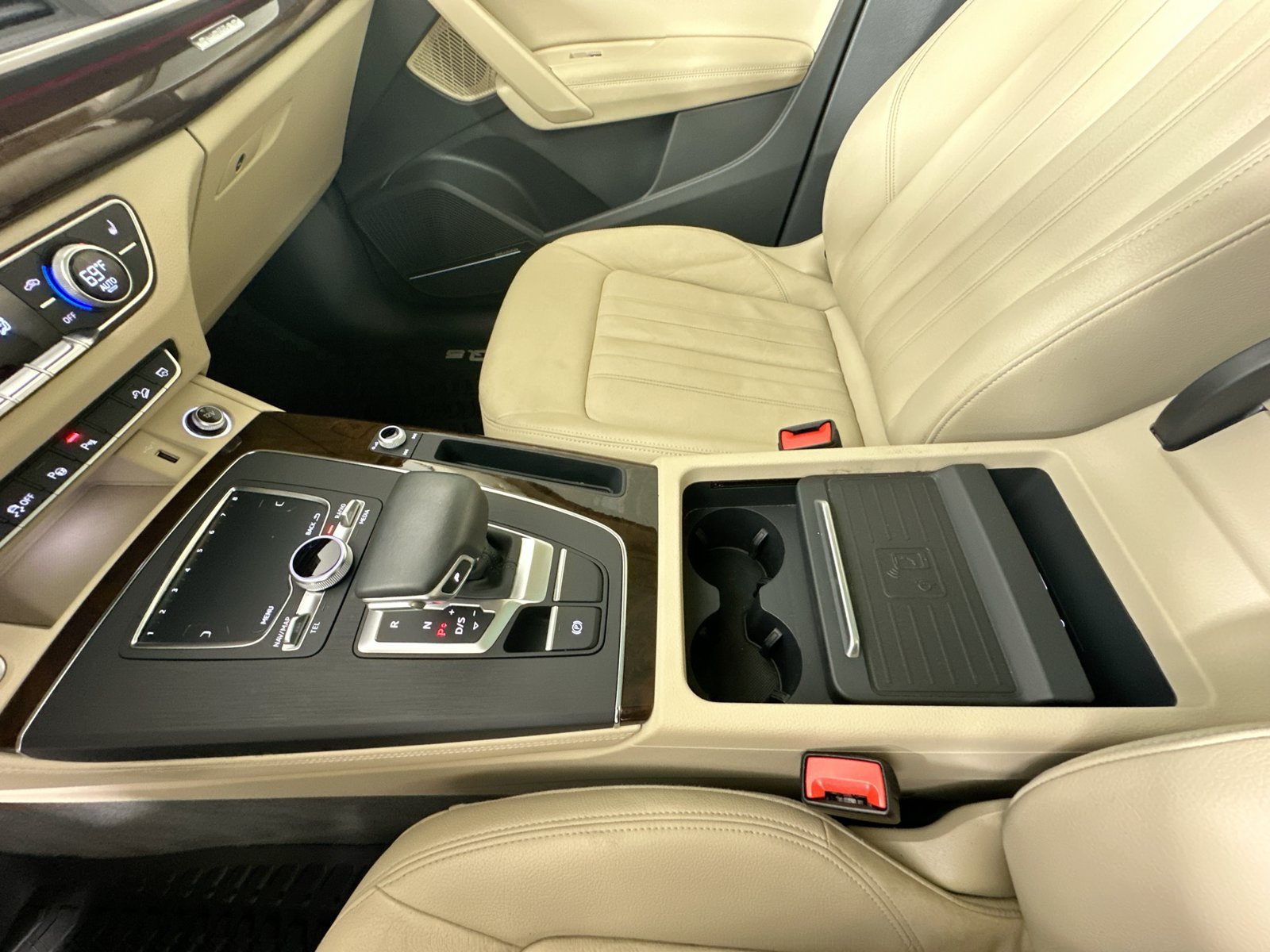 Used 2020 Audi Q5 e Prestige w/ Prestige Package AWD/4WD image 29