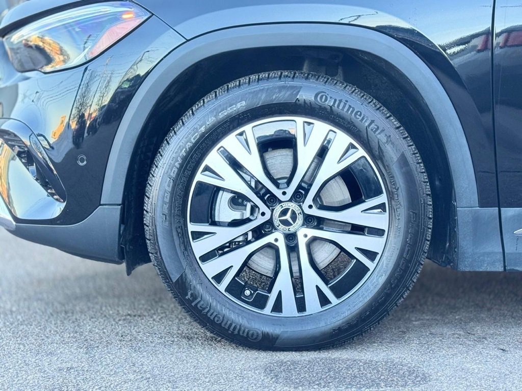 Used 2025 Mercedes-Benz GLA 250 4MATIC w/ Exclusive Package image 10