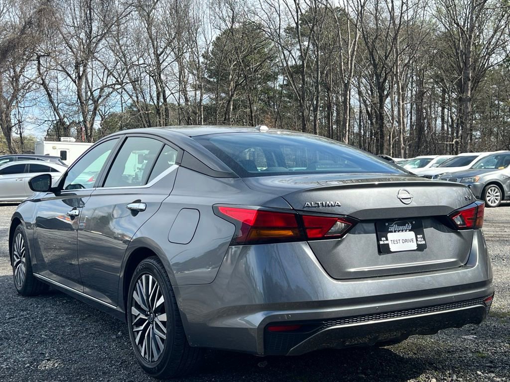 Used 2024 Nissan Altima 2.5 SV image 3
