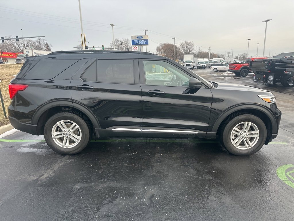 Used 2022 Ford Explorer XLT w/ Equipment Group 202A image 8