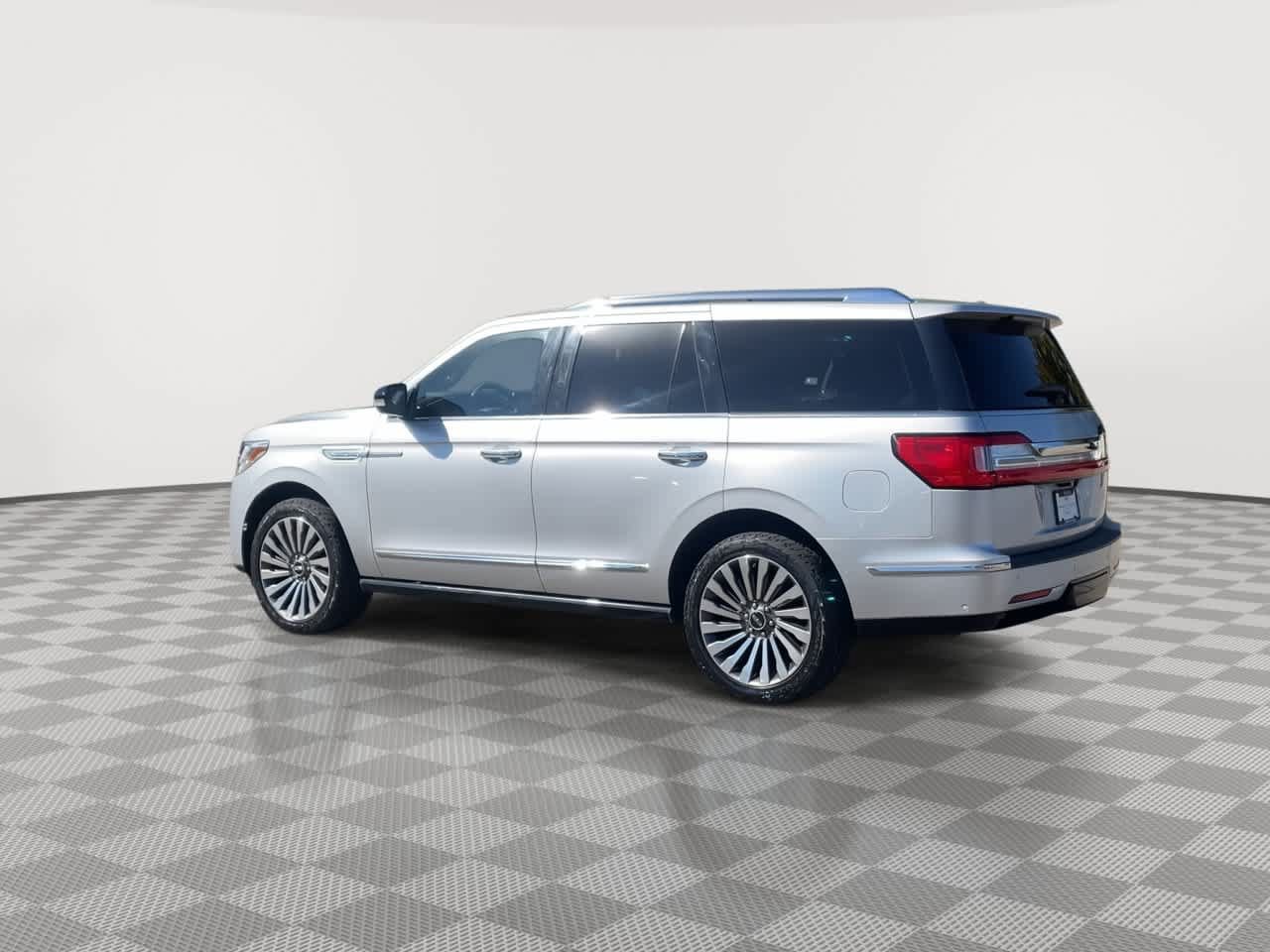 Used 2019 Lincoln Navigator Reserve AWD/4WD image 6