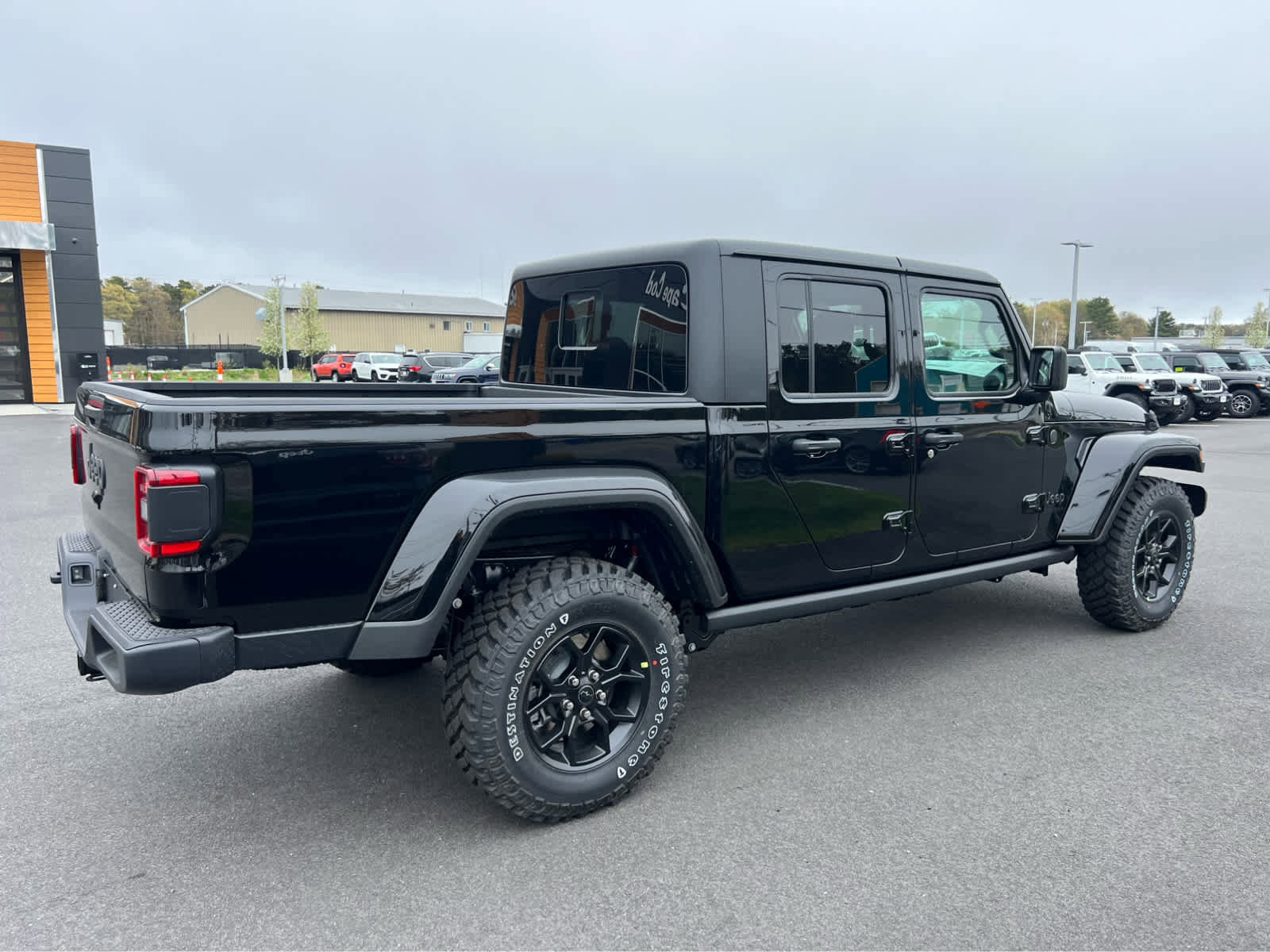 New 2025 Jeep Gladiator Sport image 9