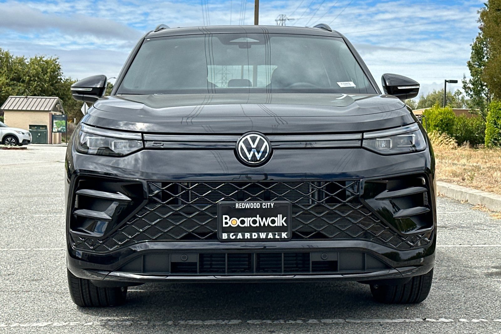 New 2026 Volkswagen Tiguan SE R-Line FWD image 9
