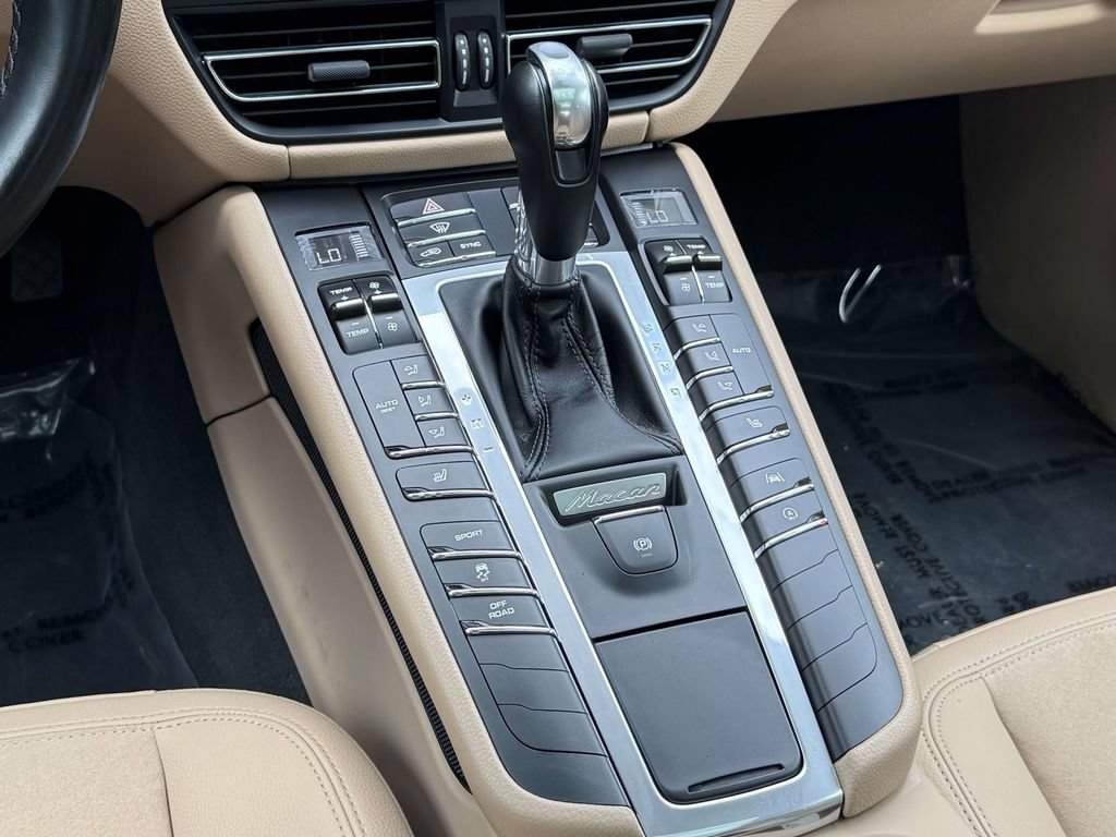 Used 2019 Porsche Macan AWD/4WD image 17