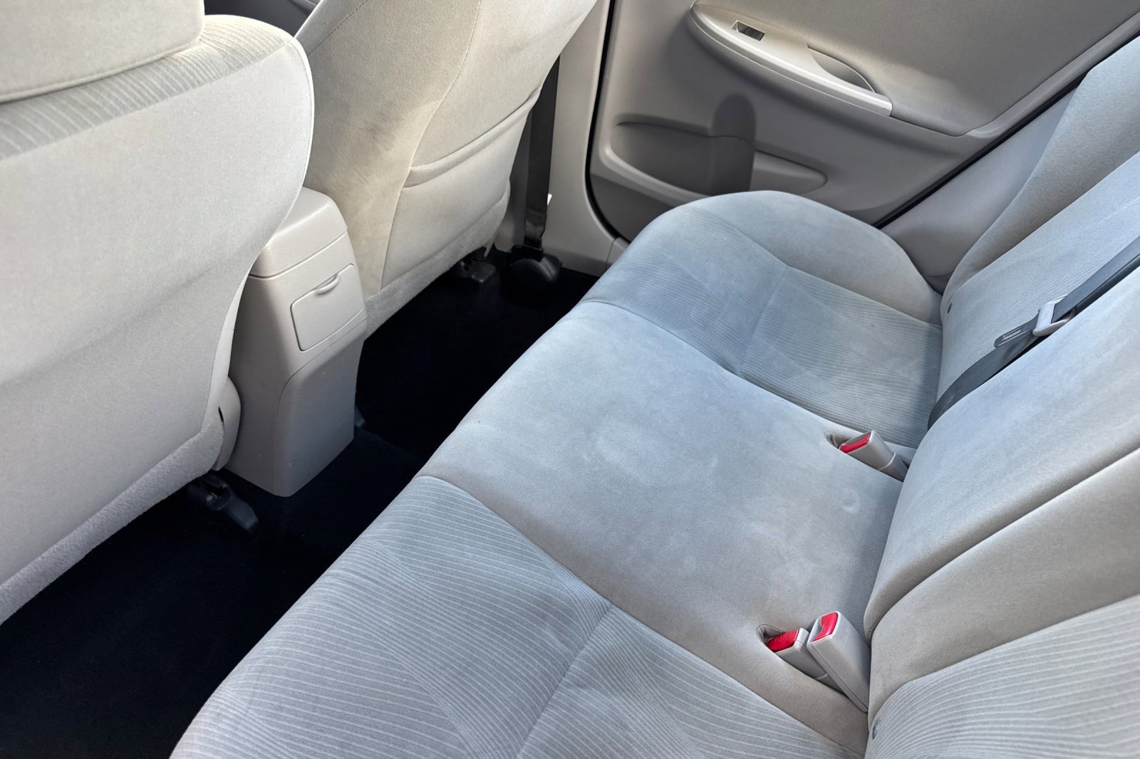 Used 2012 Toyota Corolla LE image 25