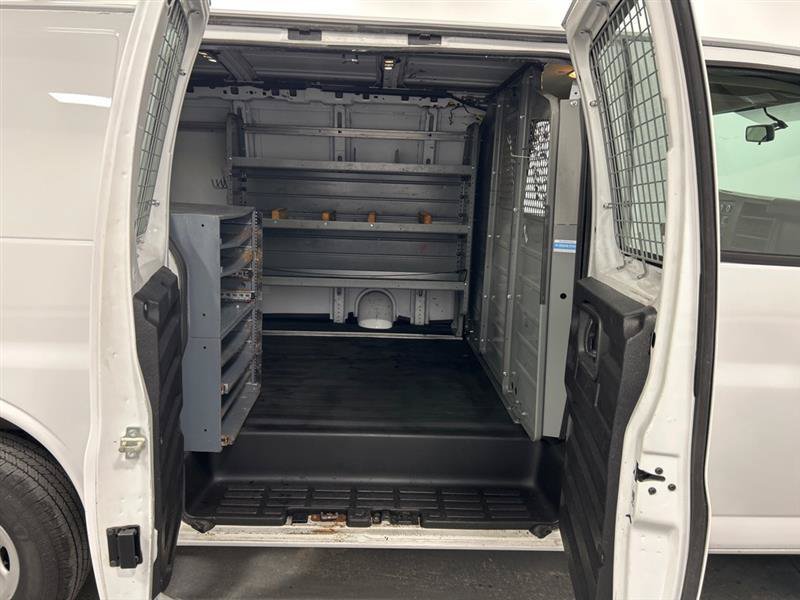 Used 2017 GMC Savana 2500 RWD image 8