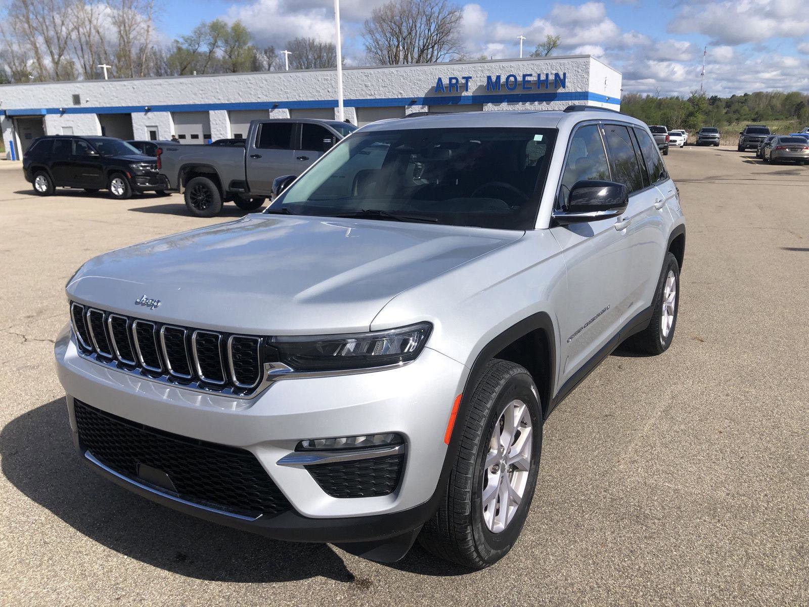 Used 2022 Jeep Grand Cherokee Limited AWD/4WD image 13