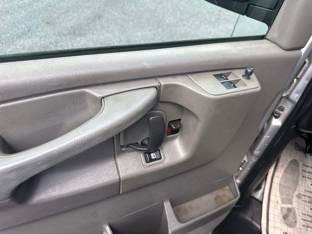 Used 2015 Chevrolet Express 3500 LS image 29