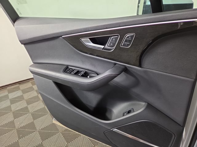 Used 2025 Audi Q7 3.0T Premium Plus AWD/4WD image 30