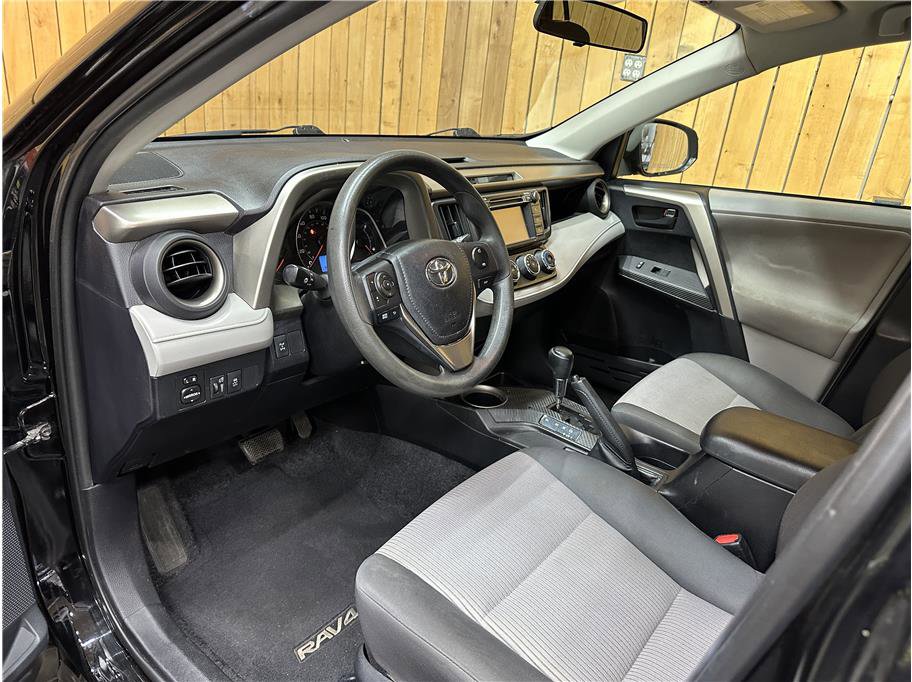 Used 2013 Toyota RAV4 LE image 15
