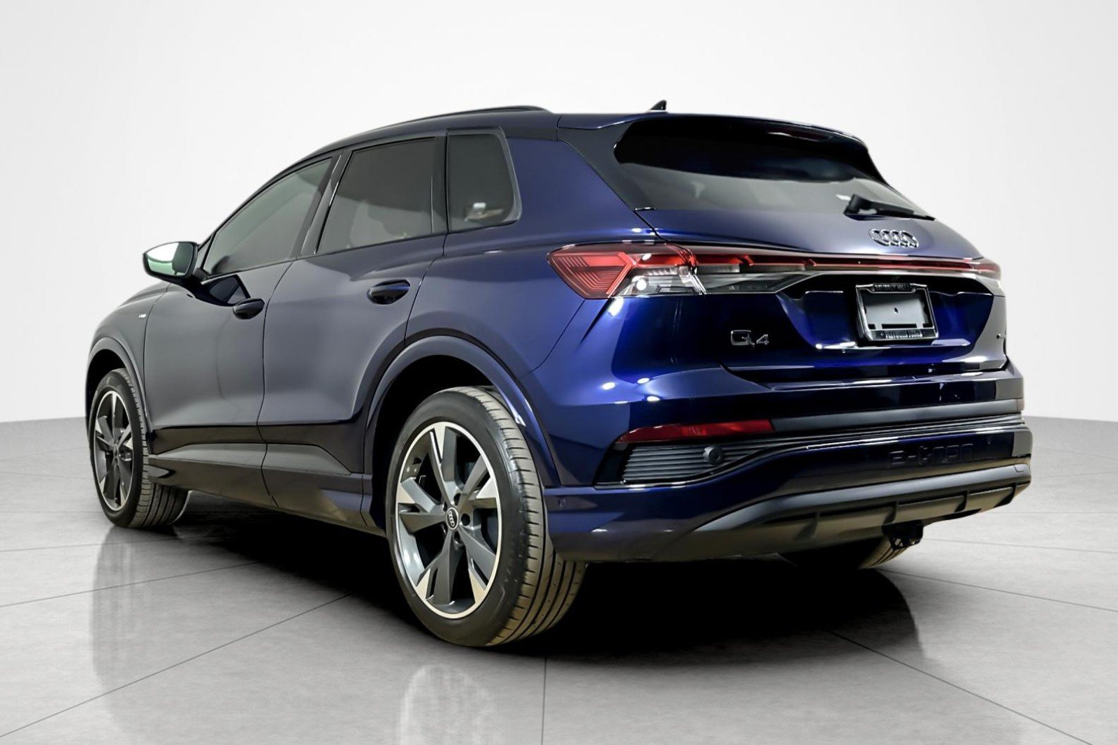 Used 2023 Audi Q4 e-tron Premium Plus AWD/4WD image 3