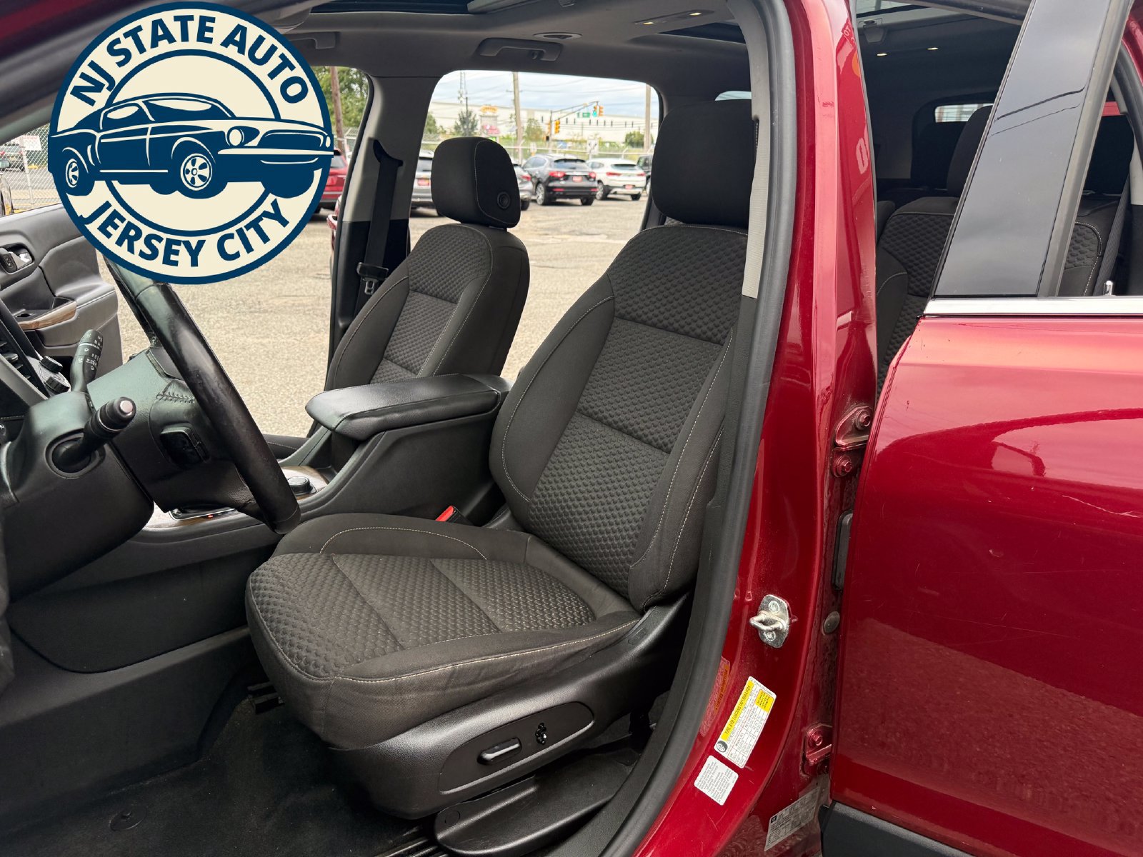 Used 2017 GMC Acadia SLE w/ Driver Alert Package I AWD/4WD image 26