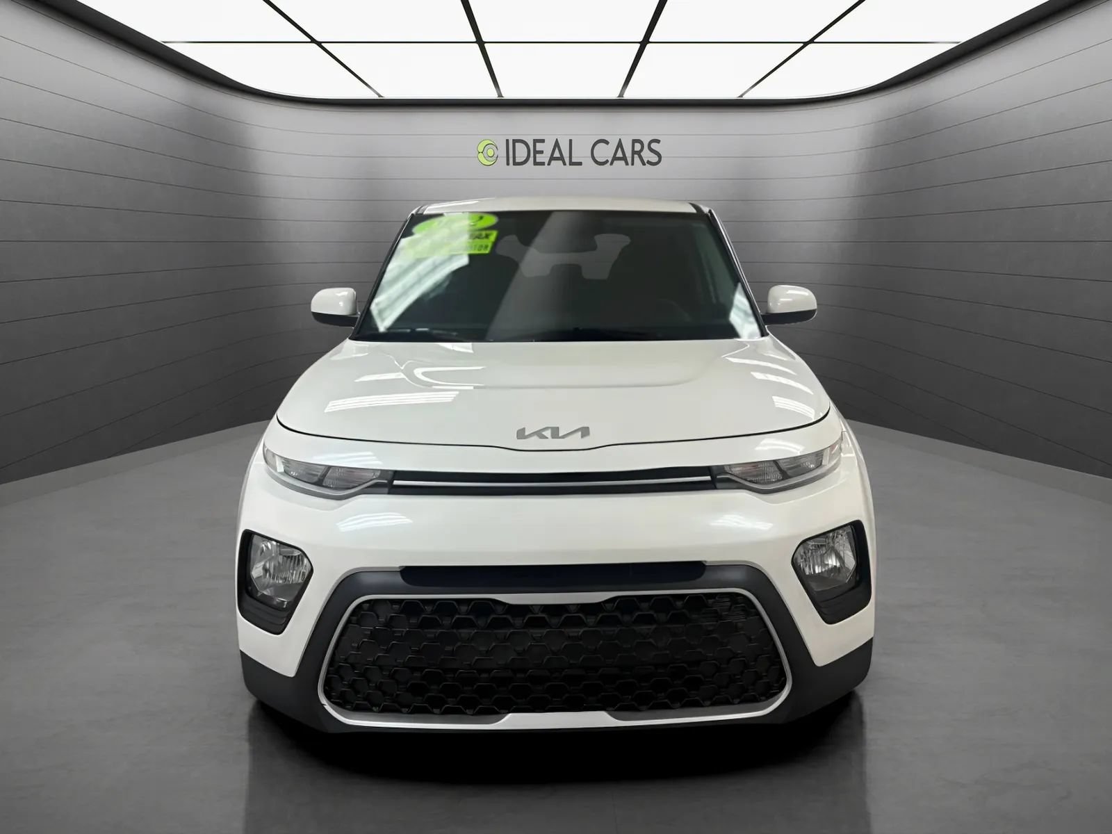 Used 2022 Kia Soul LX w/ Technology Package FWD image 2