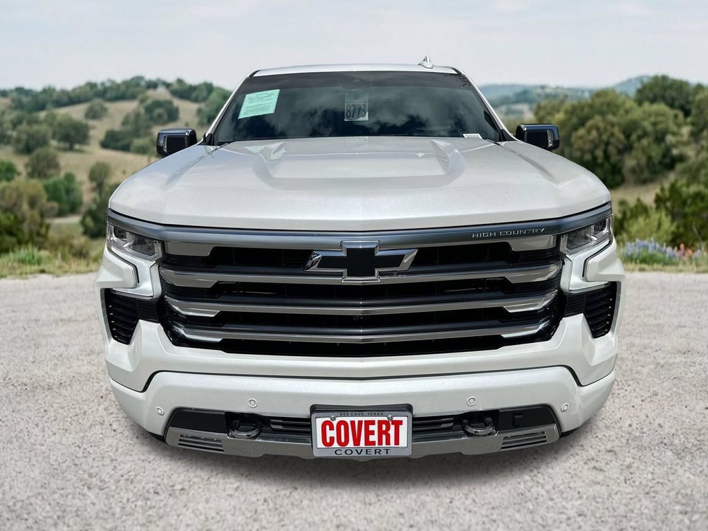 Used 2024 Chevrolet Silverado 1500 High Country w/ High Country Premium Package AWD/4WD image 2