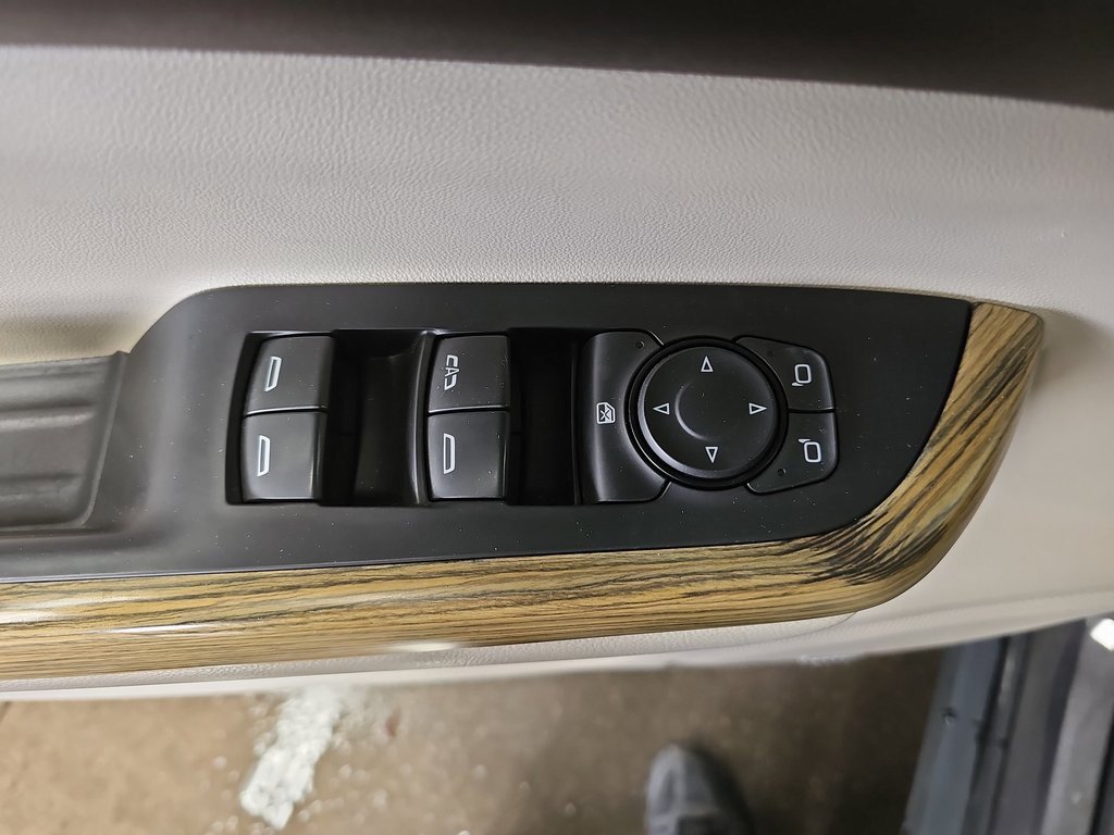 Used 2018 GMC Acadia Denali w/ Technology Package image 27